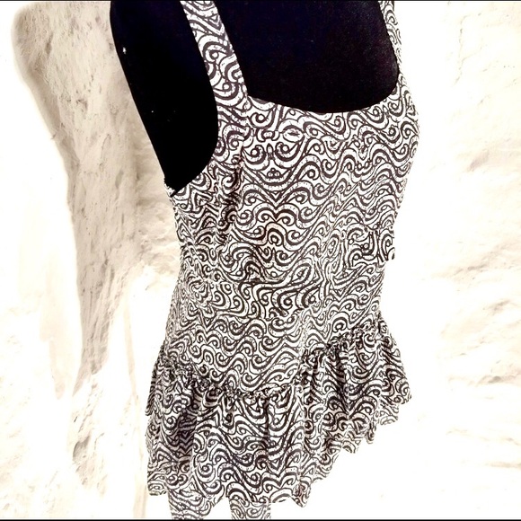 Banana Republic Tops - Banana Republic 100%Silk adorable cross back Top